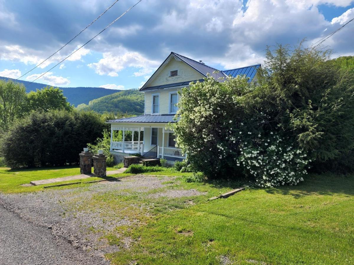 Basecampwv-Durbin. Spacious 4 Bedroom House W/Yard Экстерьер фото