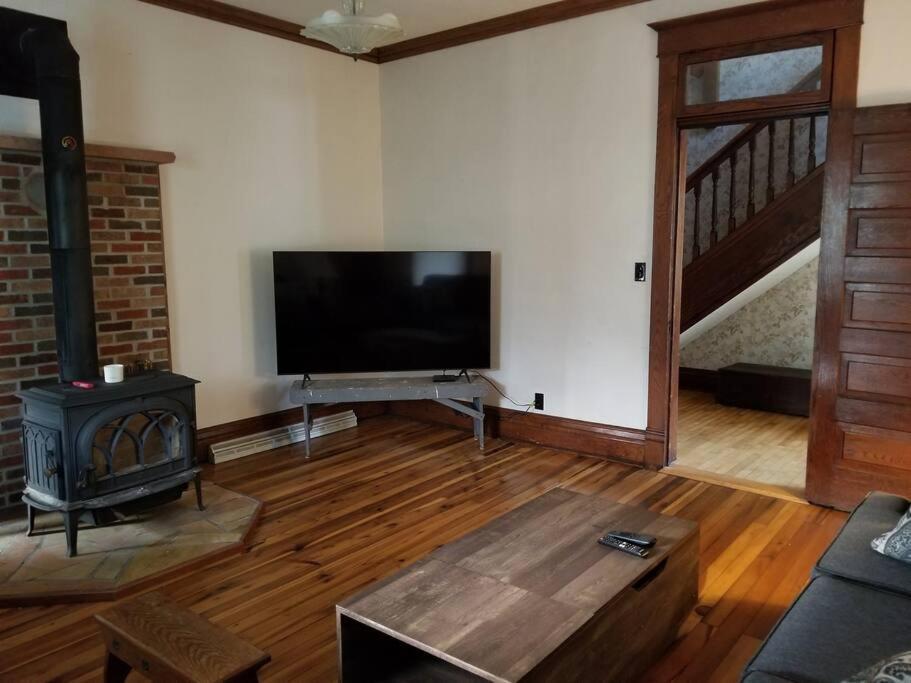 Basecampwv-Durbin. Spacious 4 Bedroom House W/Yard Экстерьер фото